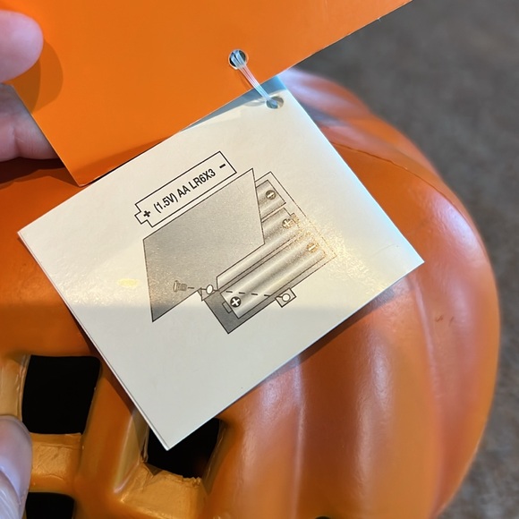 Hyde and Eek Lit Pumpkin Arm/Hand - new with tags - Picture 5 of 6